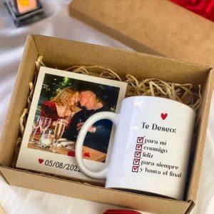 mug personalizado y foto tipo polaroid en caja de regalo detalles cali
