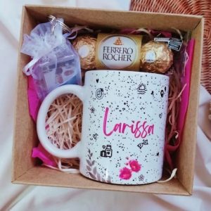 caja de regalo premium con mug personalizado y chocolates ferrero detalles cali