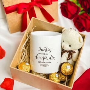 regalo de aniversario personalizado – caja con mug "yo, tú, juntos", osito y ferrero rocher