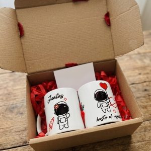 caja de regalo de aniversario con mugs de astronautas en cali | detalles cali