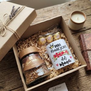 caja de regalo sorpresa con café juan valdez y mug para mamá – detalles cali