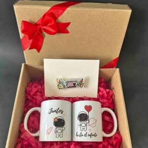 Home caja de regalo de aniversario con mugs de astronautas en cali | detalles cali